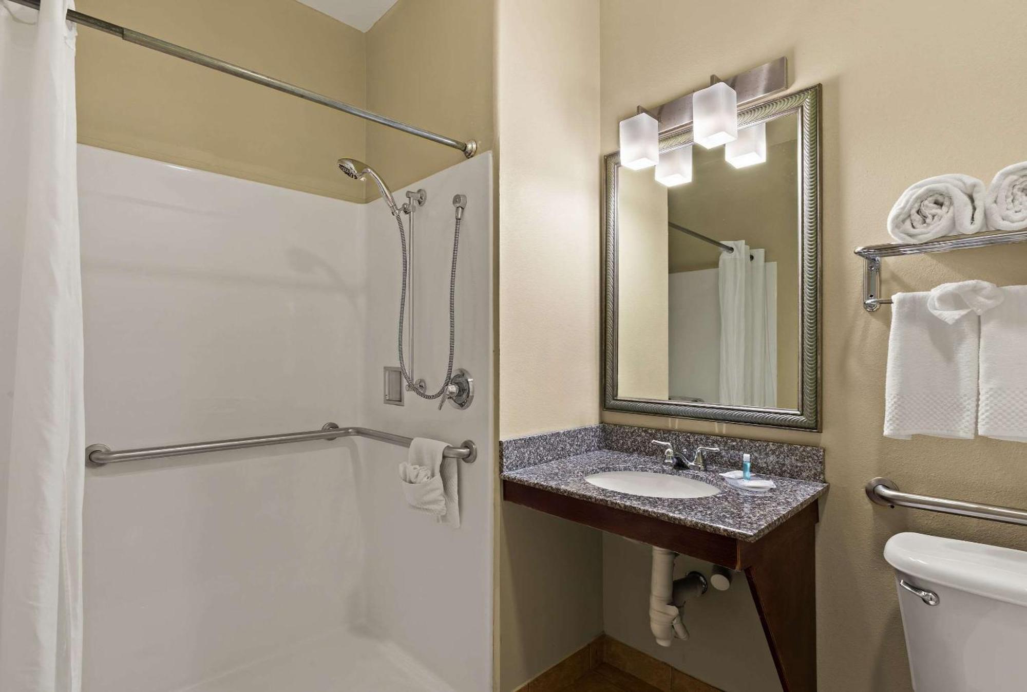 Mainstay Suites Houma Eksteriør bilde