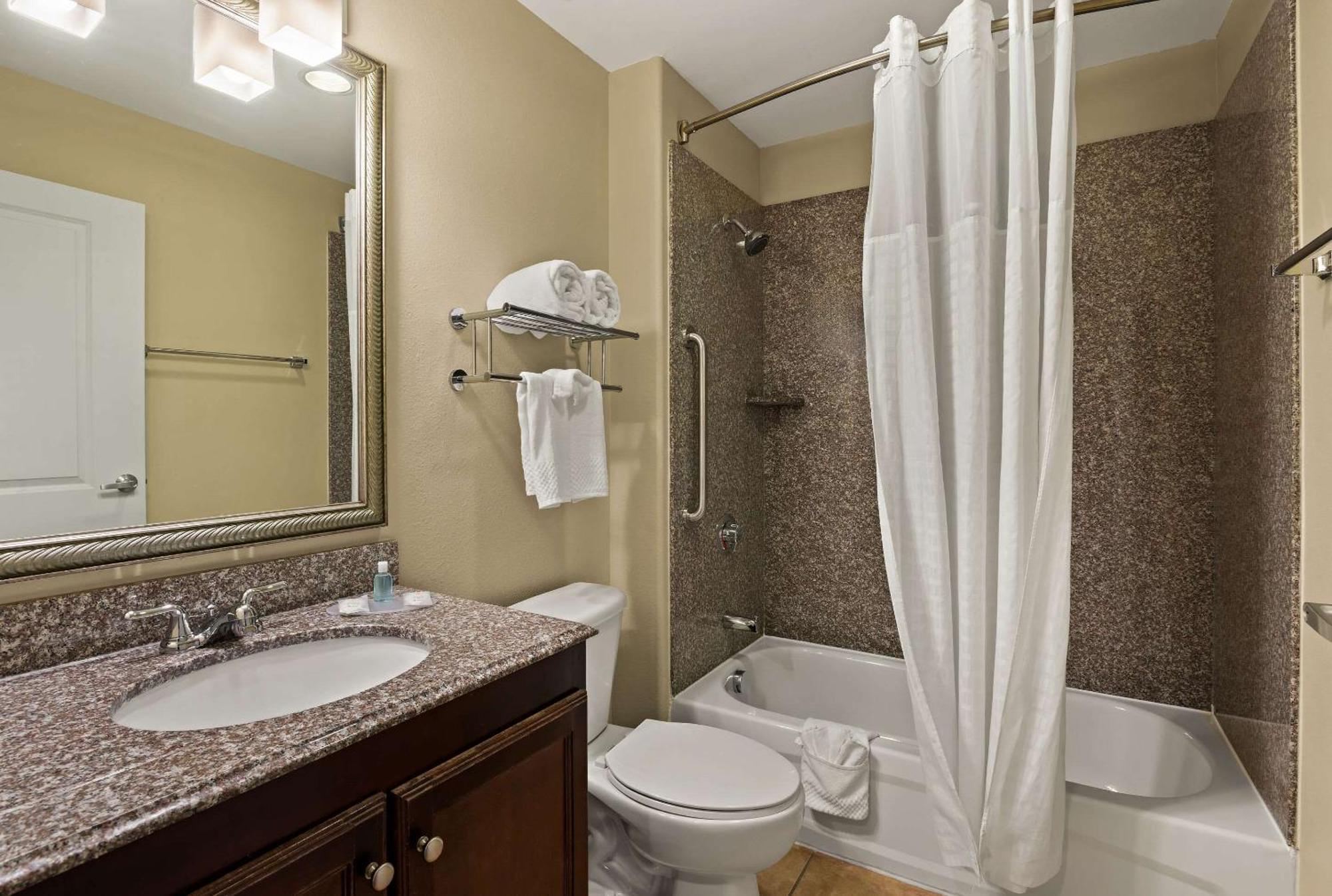 Mainstay Suites Houma Eksteriør bilde
